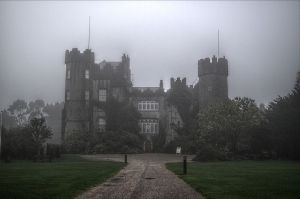 800px-Malahide_Castle_(6202777187)