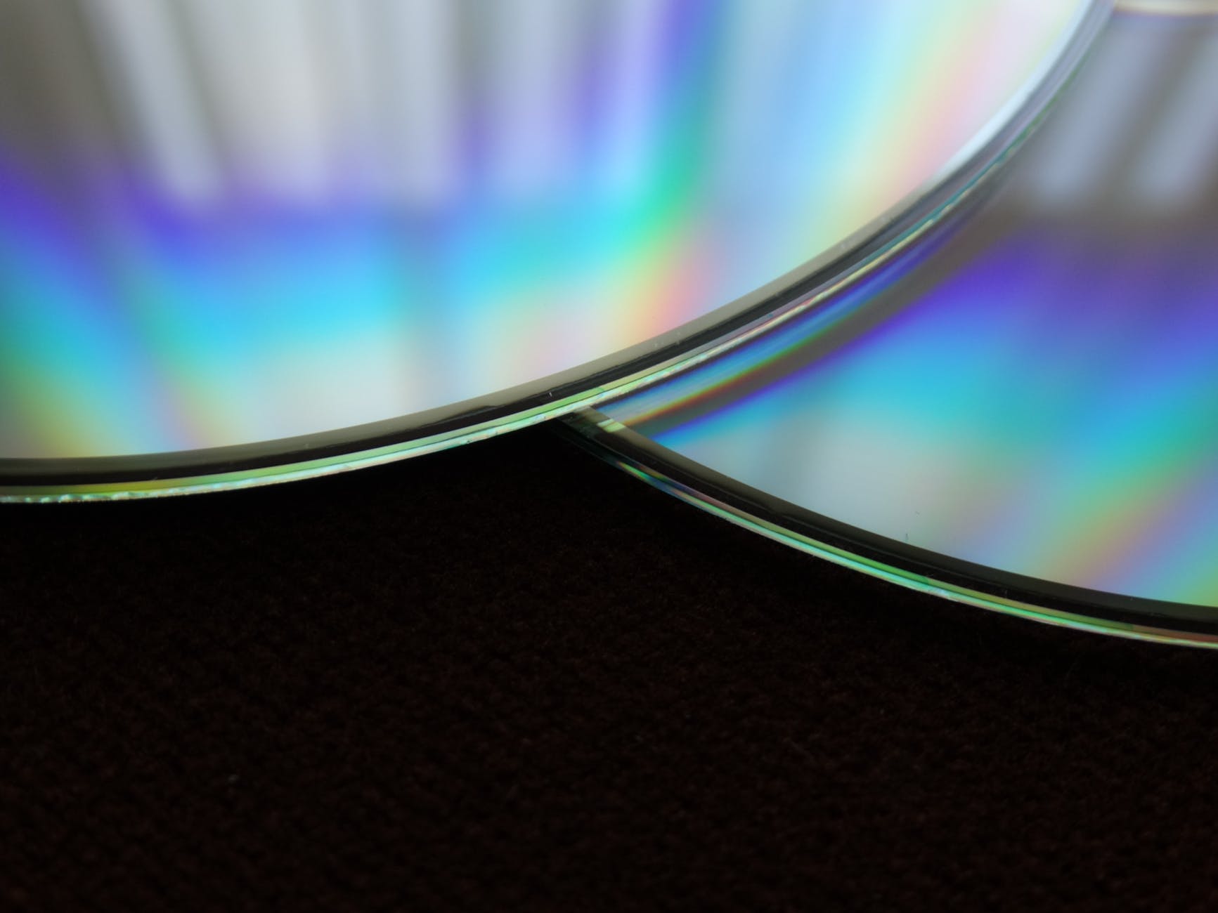 close up photo of disc