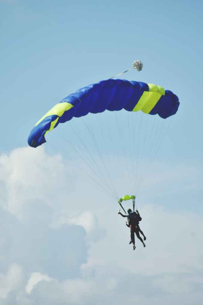 two people parachuting